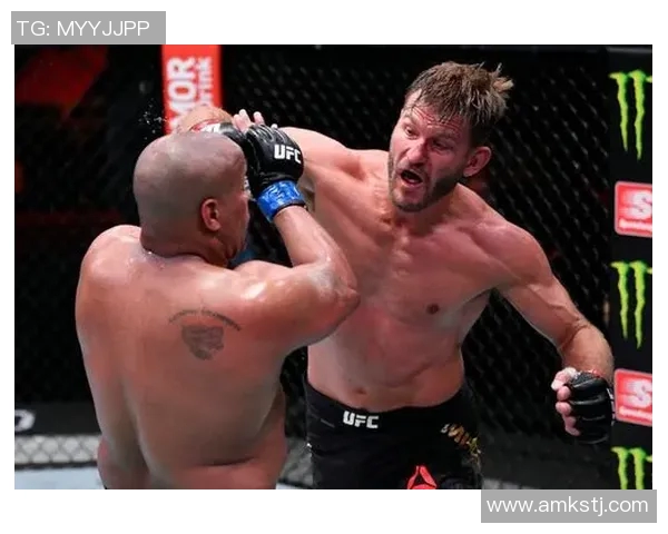 UFC凯恩对决科米尔精彩回顾与赛后分析全景展现 UFC凯恩对决科米尔精彩回顾与赛后分析全景展现